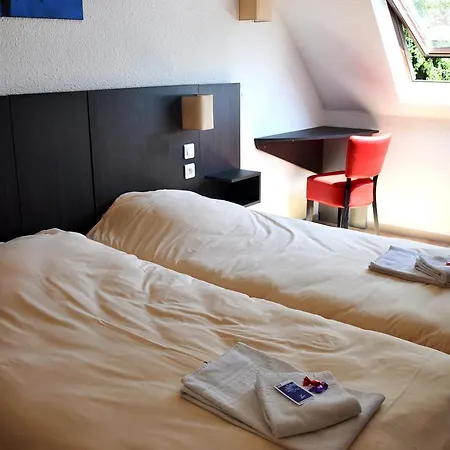 Vtf Les Fougères 3*