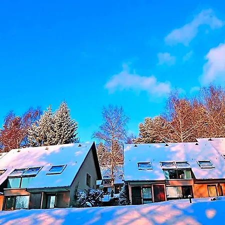 Vtf Les Fougeres 假日公园 3*