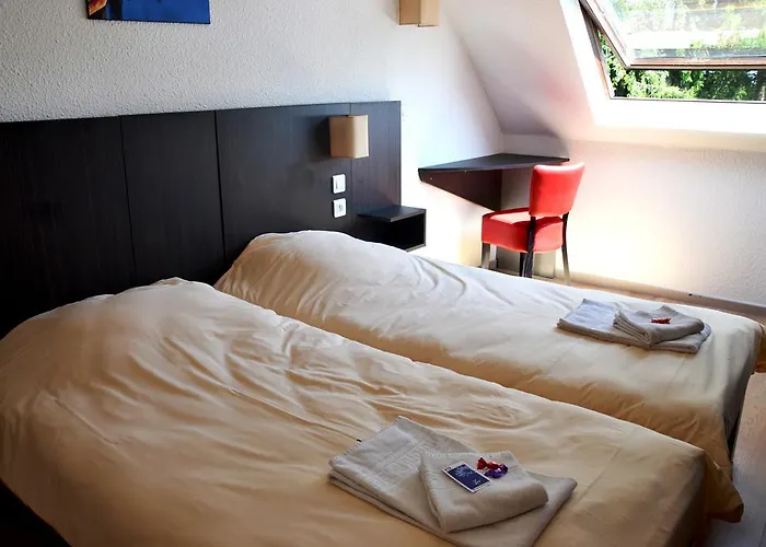 Vtf Les Fougères 3*